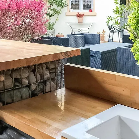 Lovely In With Wifi Hébergement de vacances