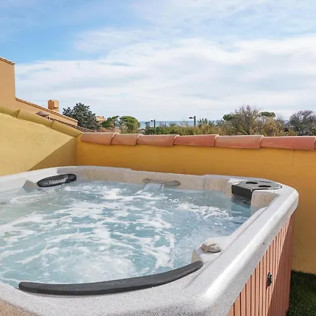 Dom wakacyjny Lovely In With Wifi Agde