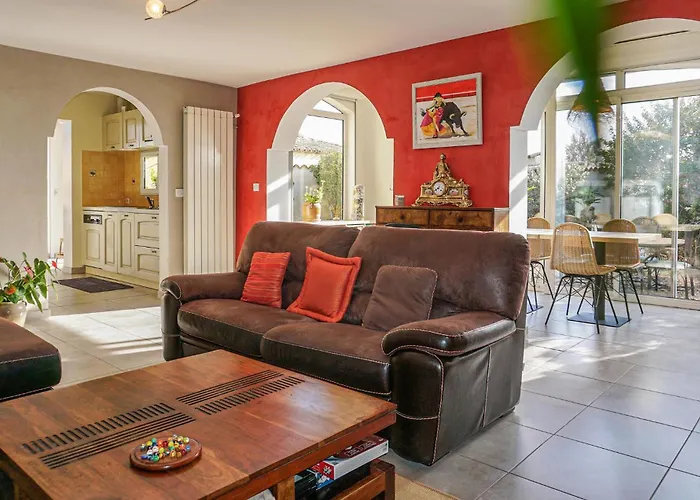 Semesterbostad Lovely In With Wifi Agde